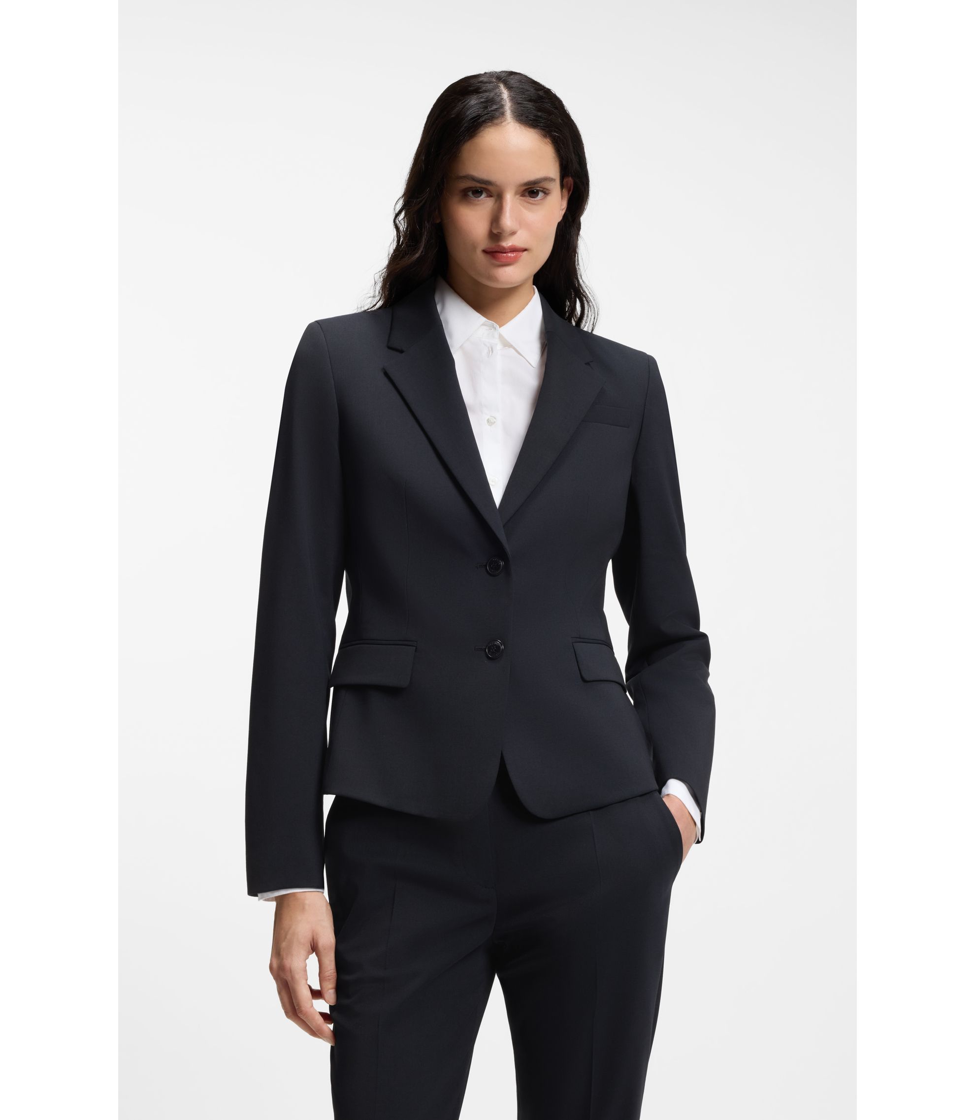 Einreiher aus Stretch-Gewebe mit fallendem Revers