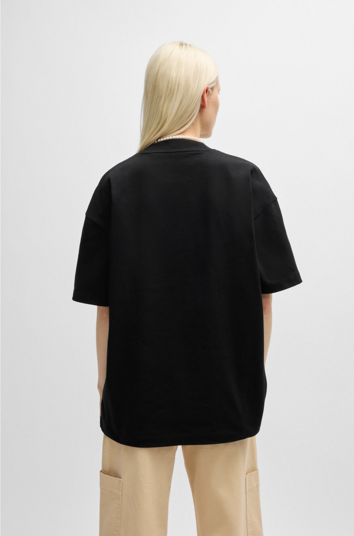 Oversized-fit all-gender T-shirt in cotton with logo label, Black