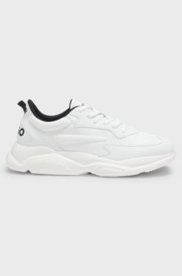 Baskets inspir&eacute;es des chaussures de running avec d&eacute;tails contrastants, Blanc