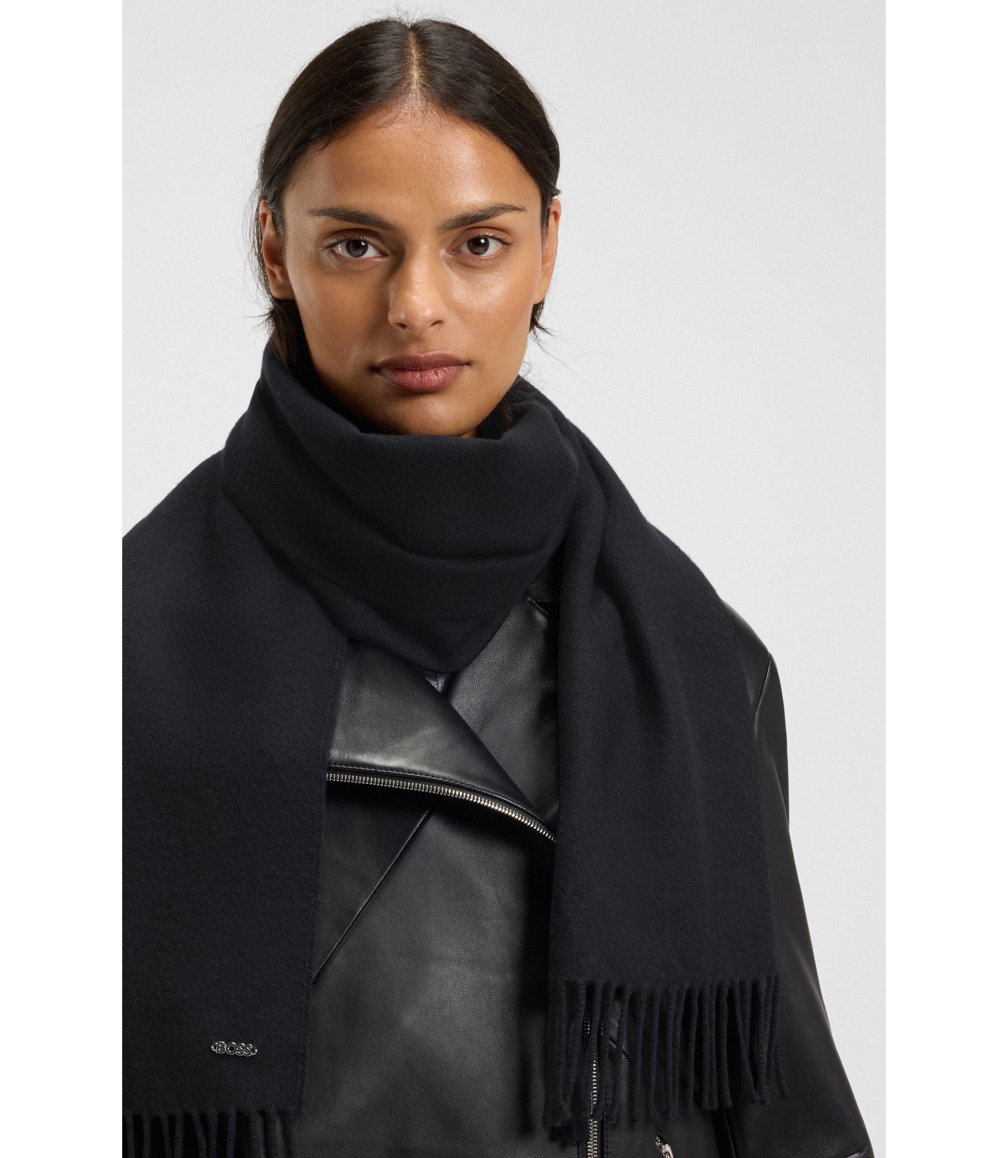 BOSS - ウール マフラー ロゴリベット - ブラック