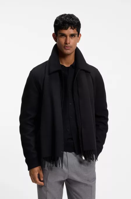 Italian-made scarf in wool with logo patch