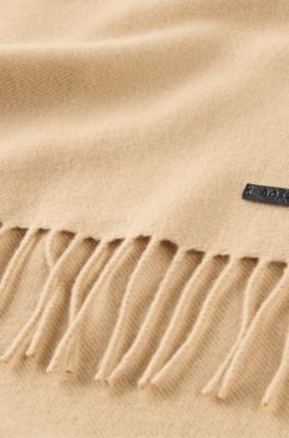 BOSS - Cachecol de lã com etiqueta de logótipo e franjas torcidas - Beige