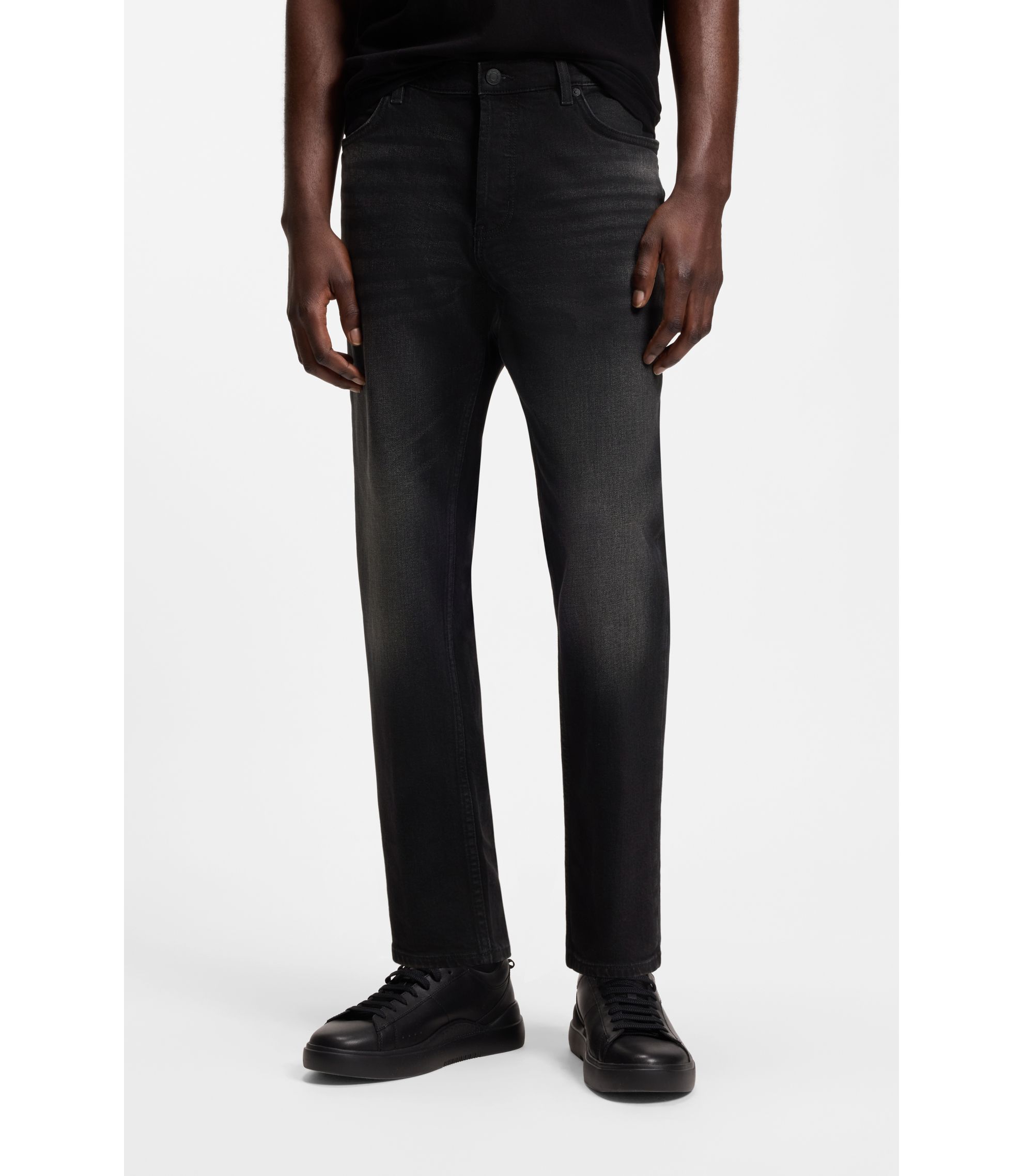 Schwarze Tapered-Fit Jeans aus Stretch-Denim