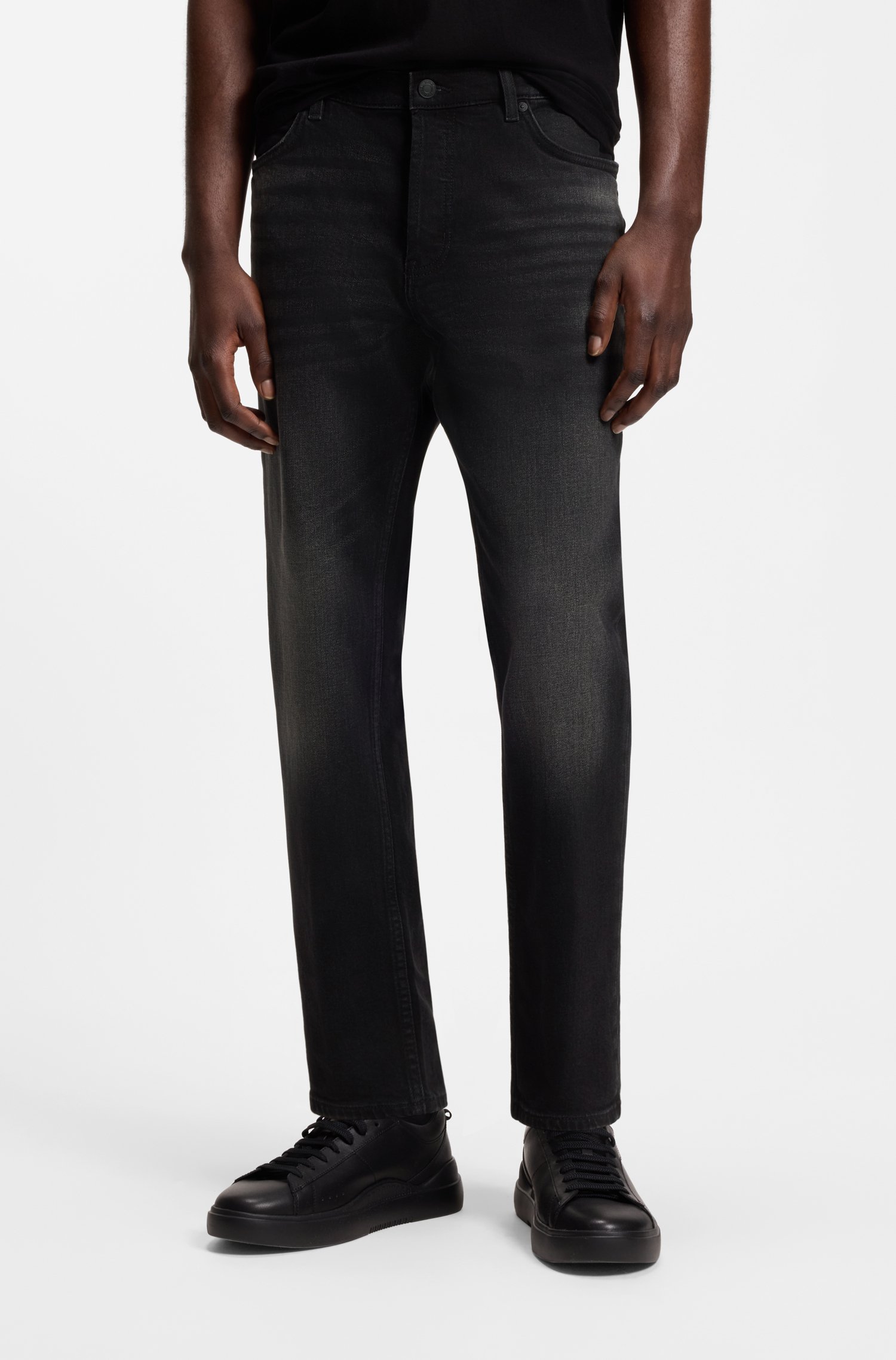 Boss Jeans med avsmalnande passform i djupsvart stretchdenim herr – bild 2