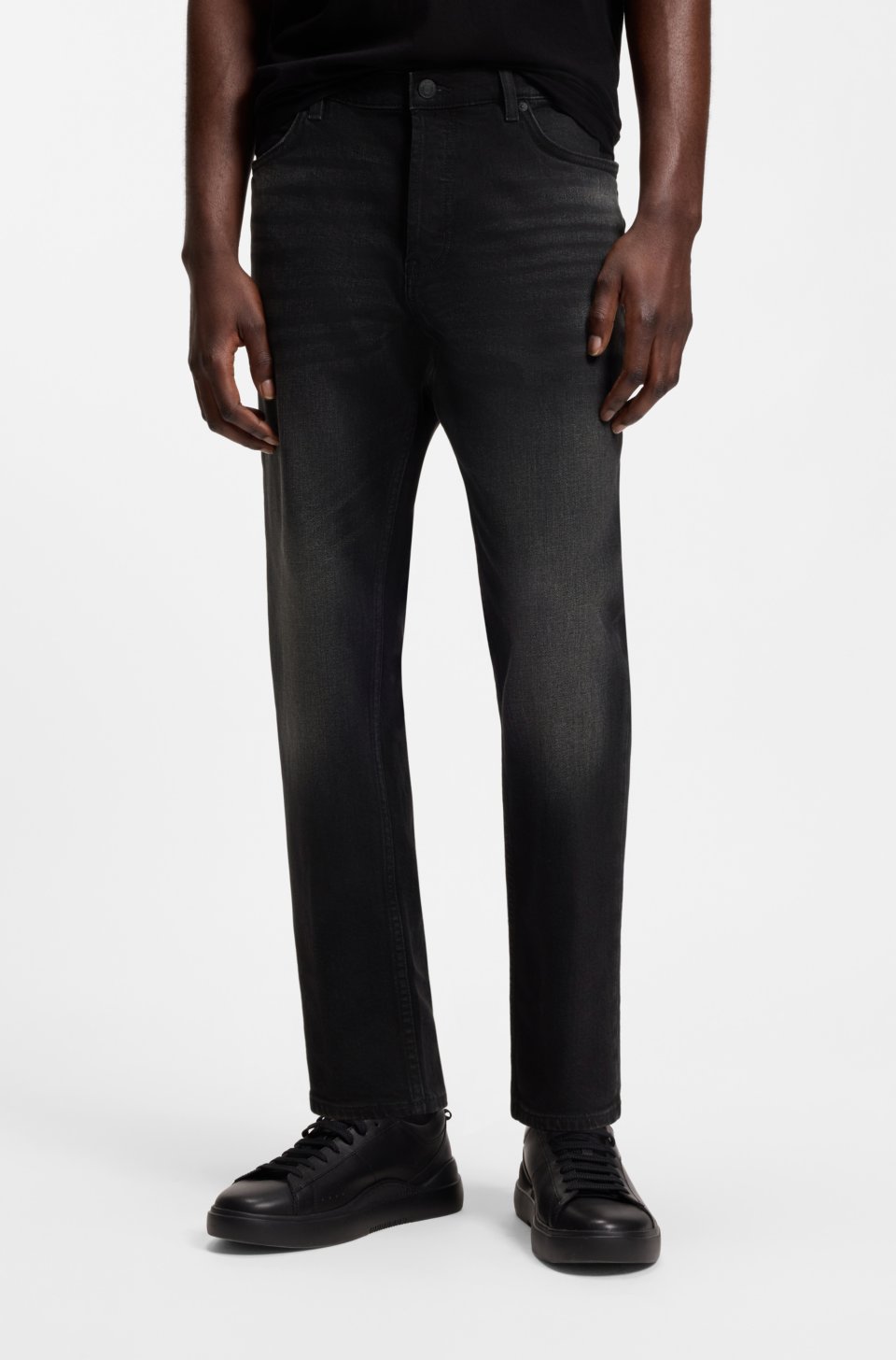 Tapered jeans