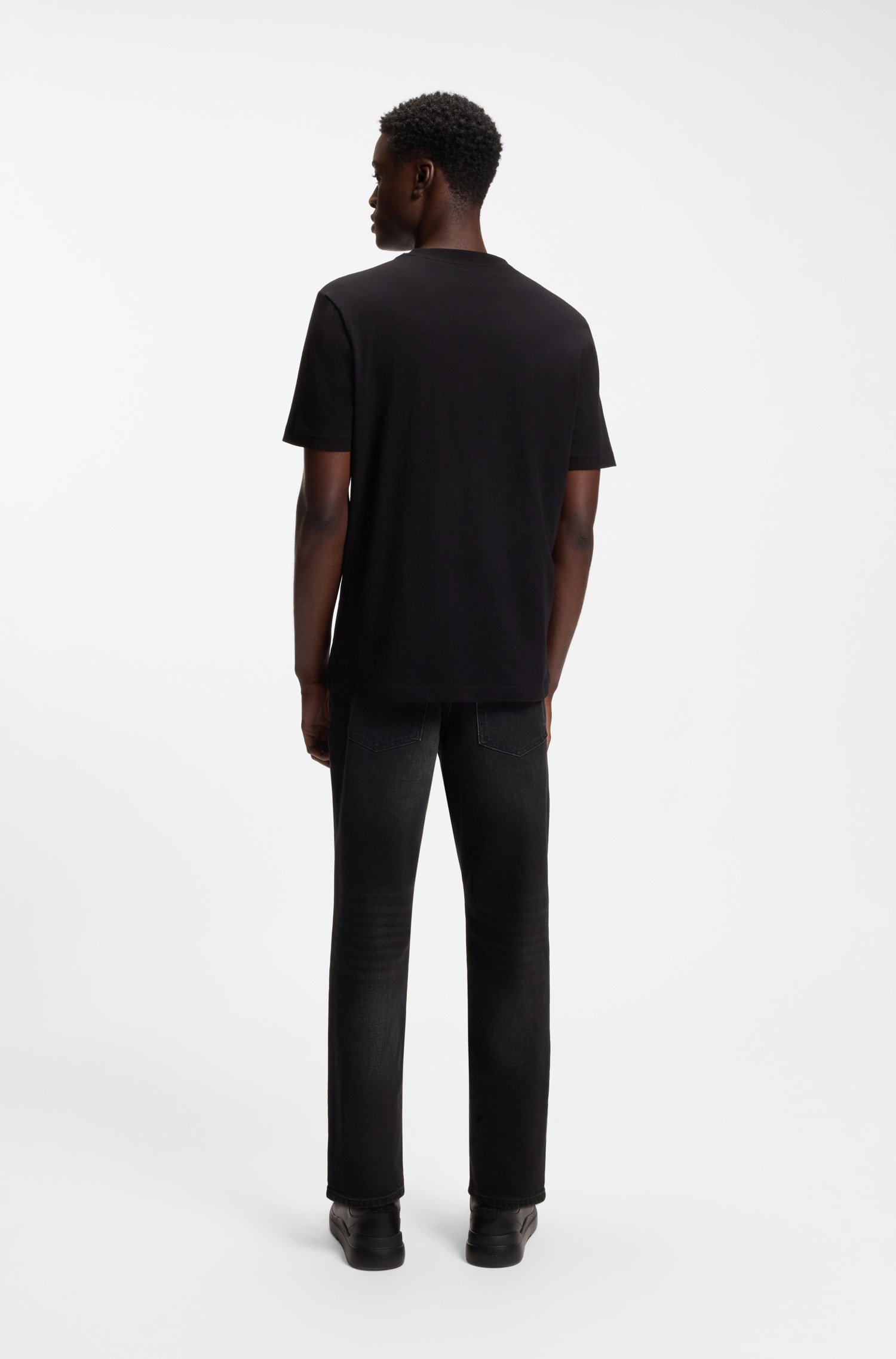 Boss Jeans med avsmalnande passform i djupsvart stretchdenim herr – bild 3