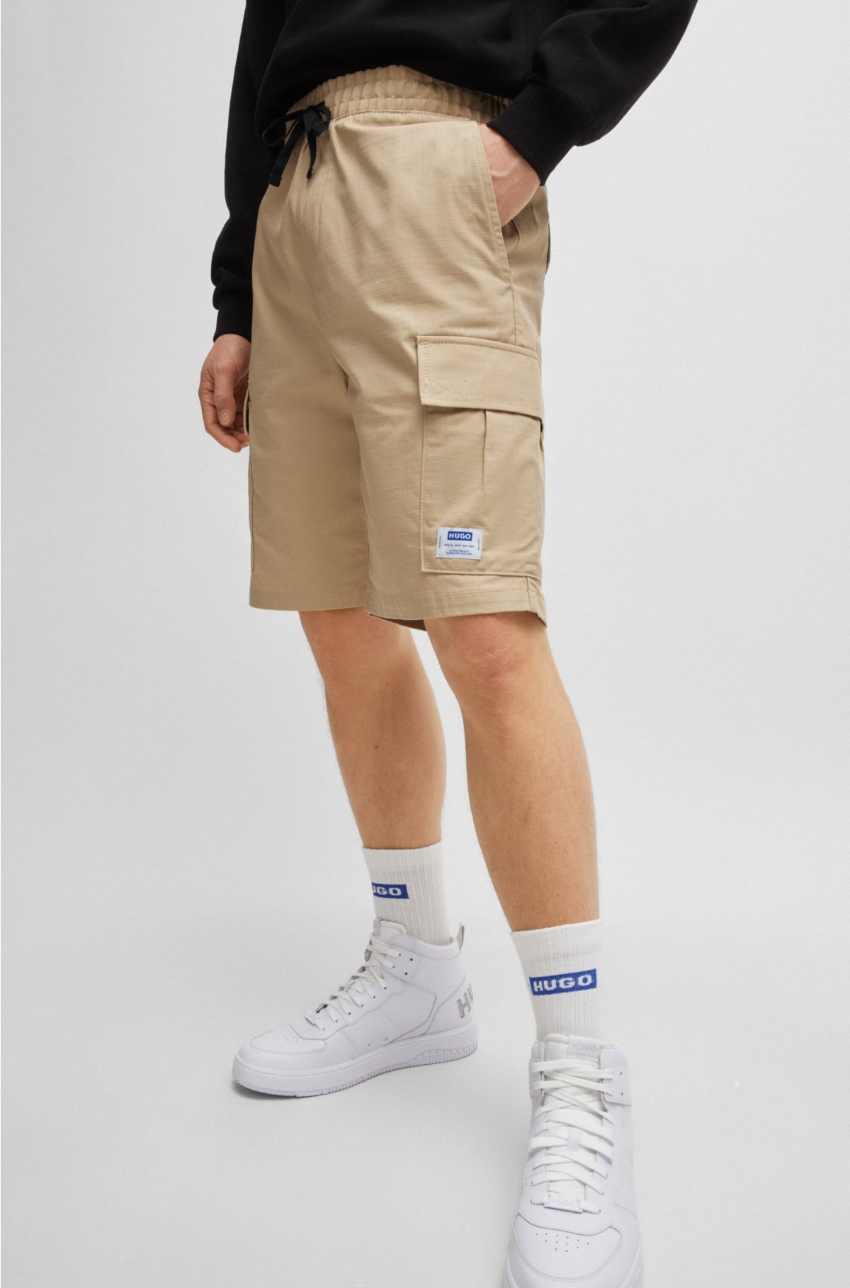 Structured-cotton shorts with drawstring and logo patch, Beige