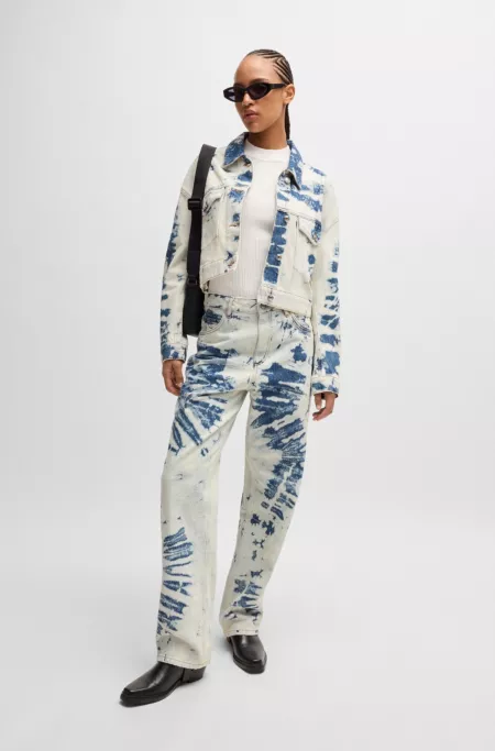 Slim-fit sweater with irregular ribbed structure