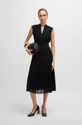 Pliss&eacute;-crepe dress with notch neckline, Black