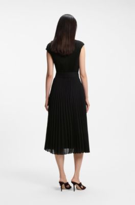 Pliss&eacute;-crepe dress with notch neckline, Black
