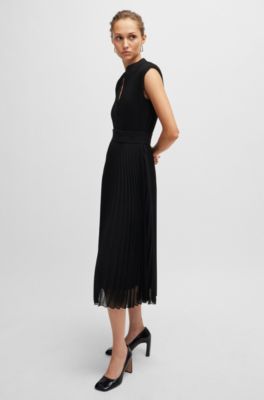 Pliss&eacute;-crepe dress with notch neckline, Black