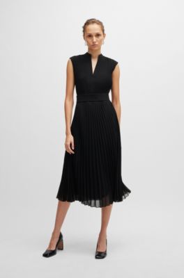 Pliss&eacute;-crepe dress with notch neckline, Black