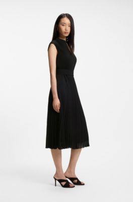 Pliss&eacute;-crepe dress with notch neckline, Black