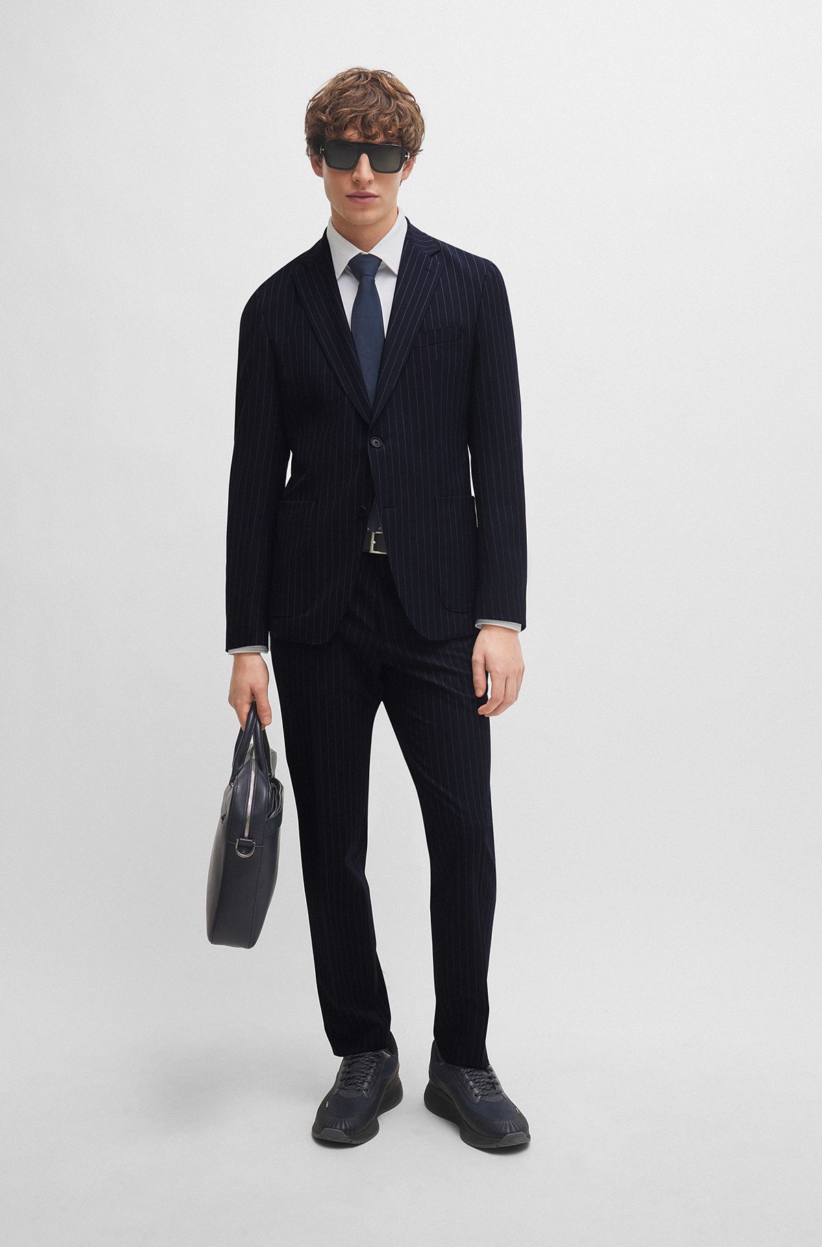 Slim-Fit Anzug aus funktionalem Stretch-Gewebe mit Nadelstreifen, Dunkelblau