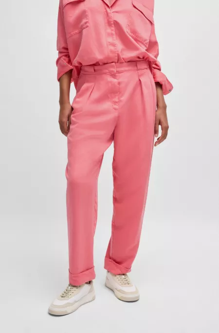 Regular-fit trousers with tapered leg