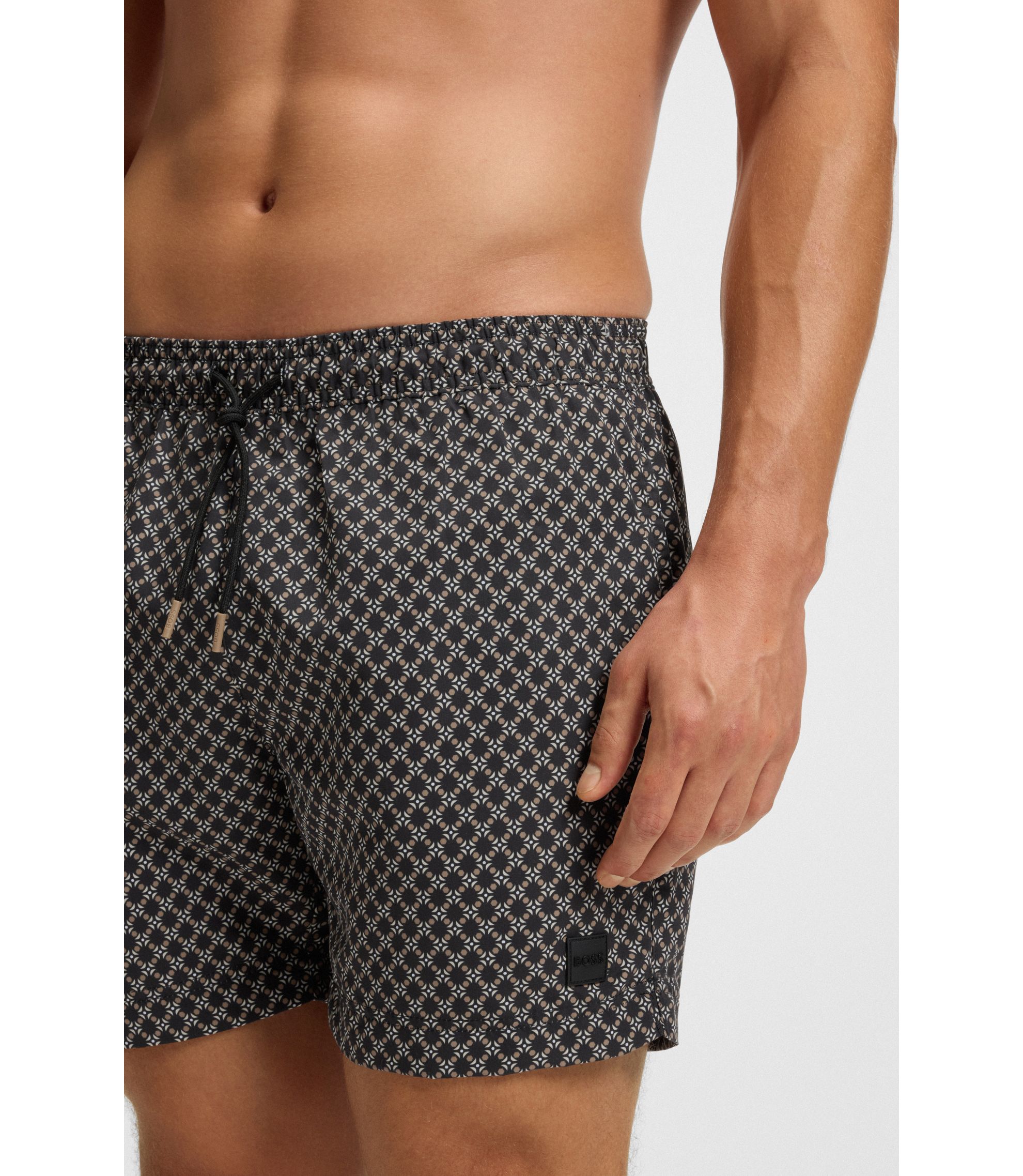 BOSS - プリント スイムショーツ ロゴパッチ - ブラック