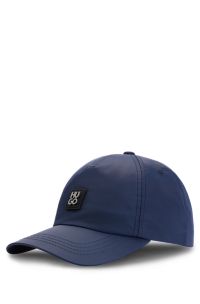 Casquette en nylon imperméable avec badge logoté revisité, Bleu foncé