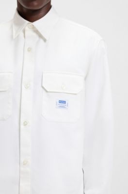 Chemise en twill de coton avec &eacute;tiquette logot&eacute;e, Blanc