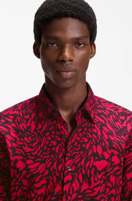 Slim-fit cotton poplin shirt with bold print