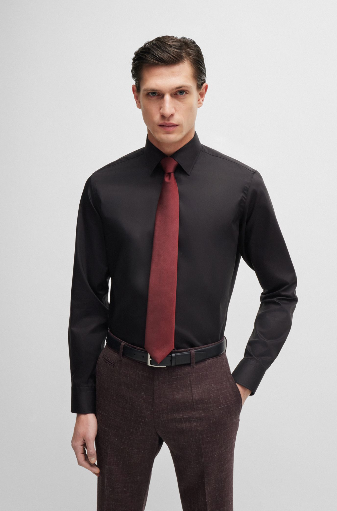 【美品】HUGO BOSS ヒューゴボス　ネクタイ　紳士　ブランドネクタイ　シルクネクタイ　ストライプ柄