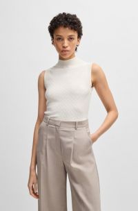 Top in maglia lavorata di seta e cotone con collo a lupetto, Bianco
