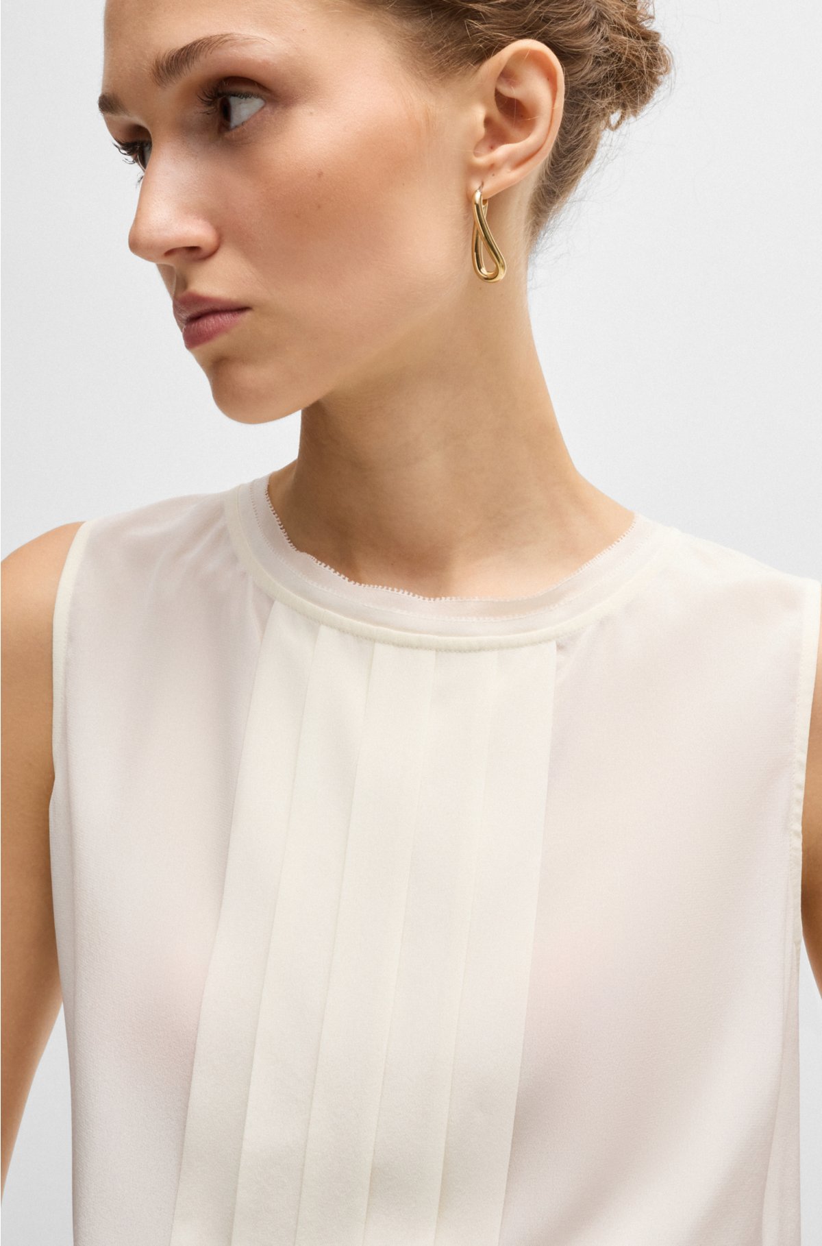 Pleat-front sleeveless blouse in washed silk, White