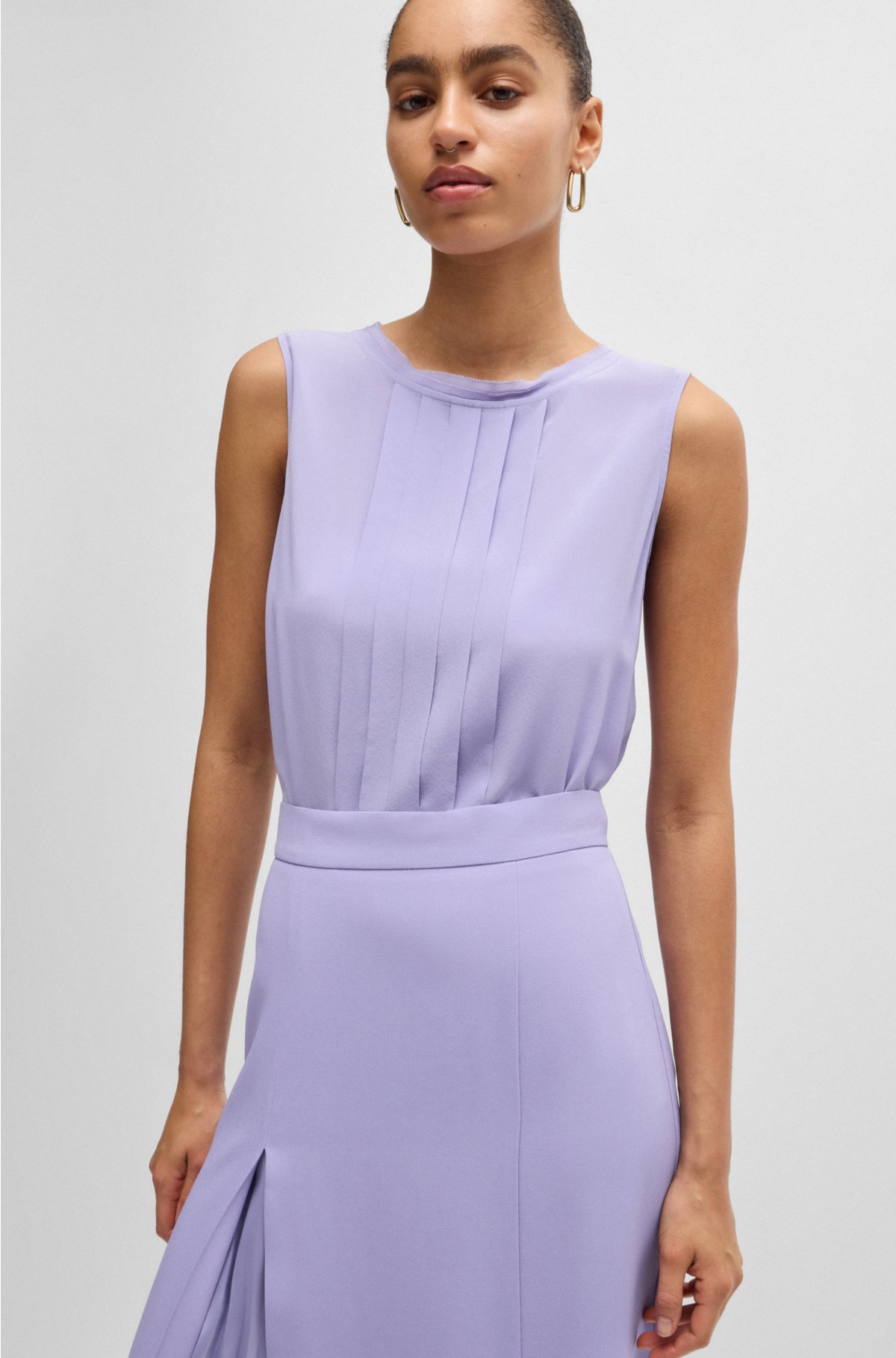 Pleat-front sleeveless blouse in washed silk, Purple