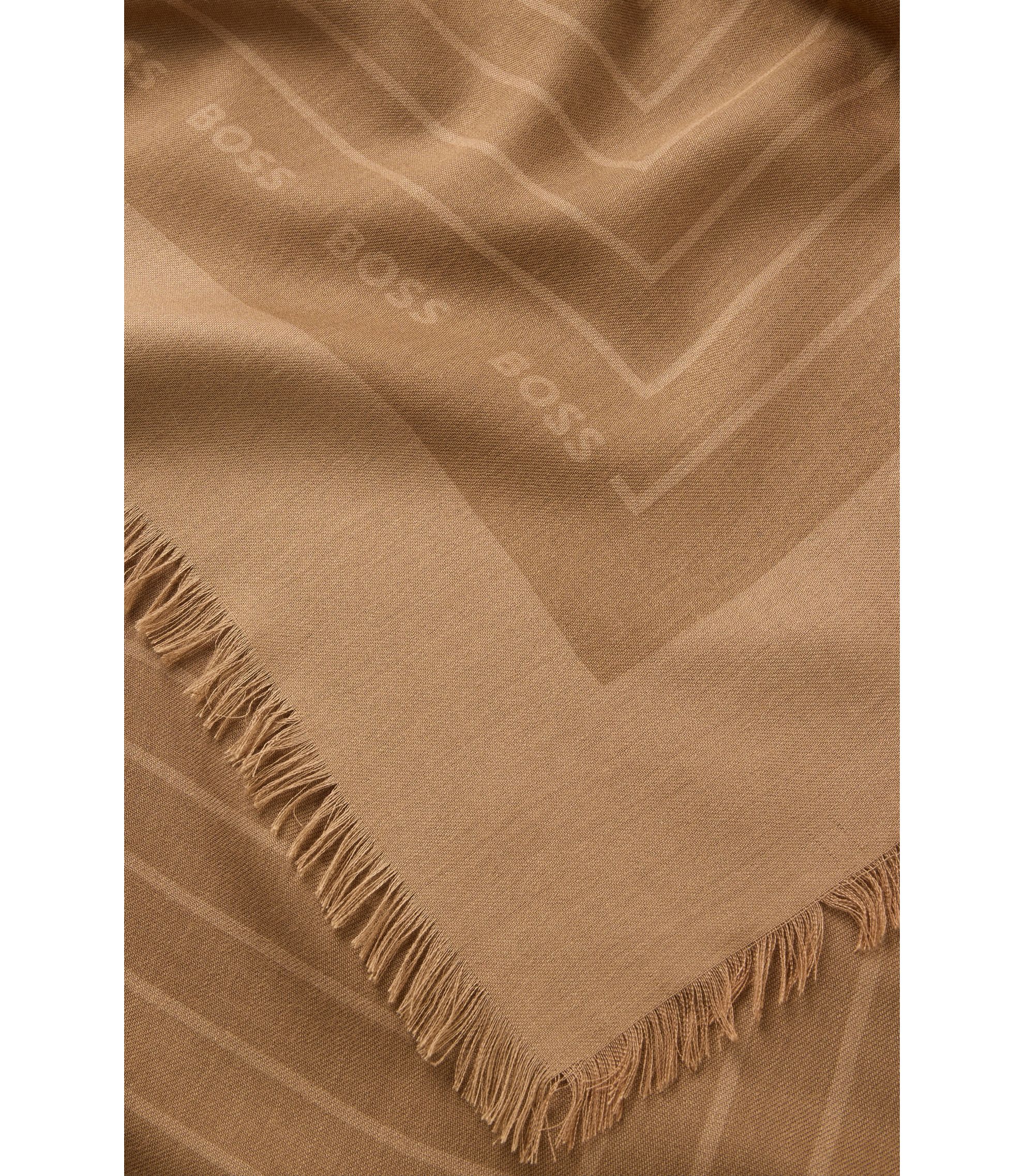 Foulard Hugo Boss Femme - Imprimé Animalier, 100% Soie, Couleur Tan, Neuf Avec étiquettes