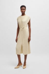 Robe sans manches en tissu plissé très brillant, avec ceinture, Beige clair
