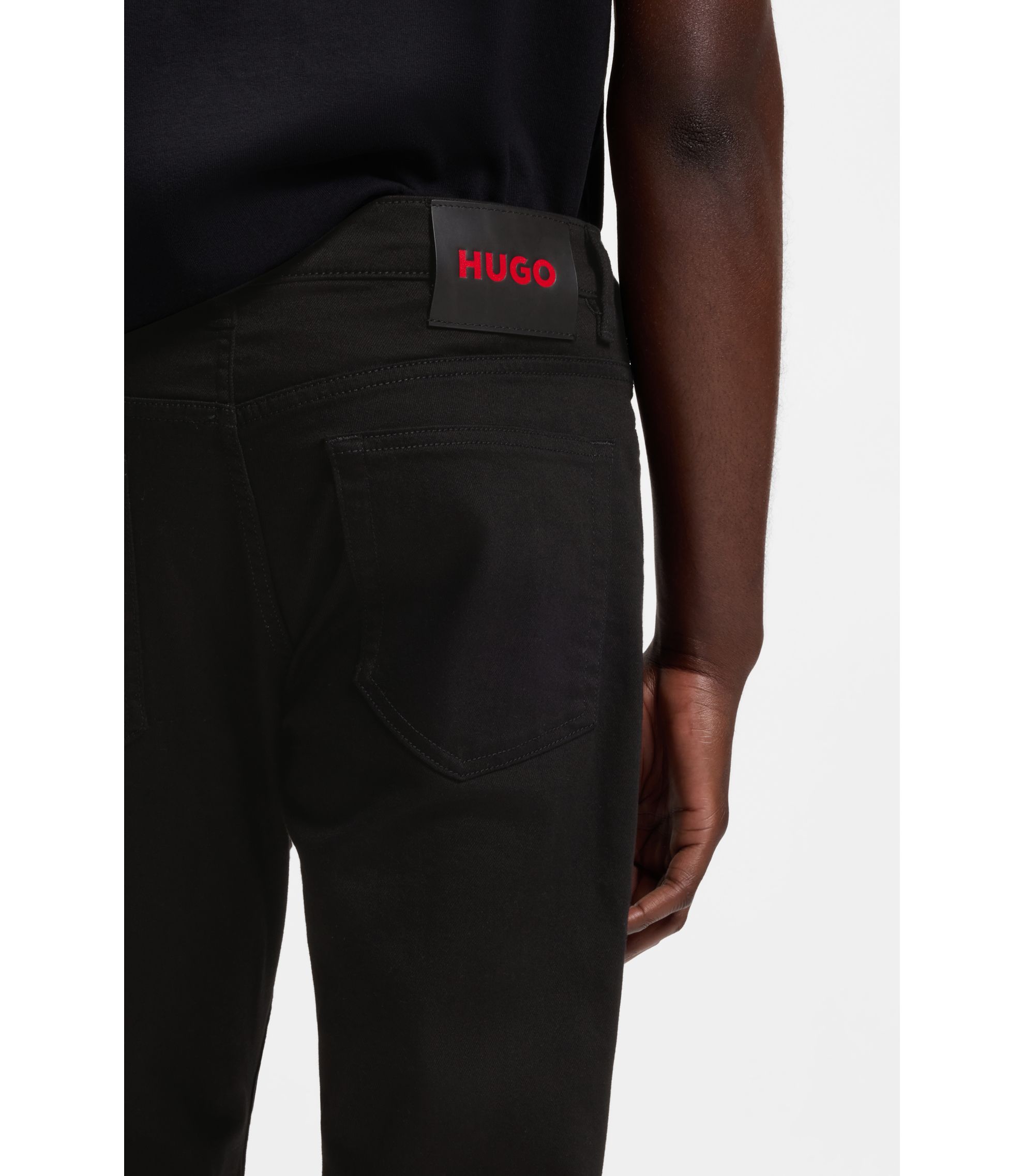 スリムフィットデニム　黒 L HUGO - スリムフィットジーンズ スーパーブラック ストレッチデニム
