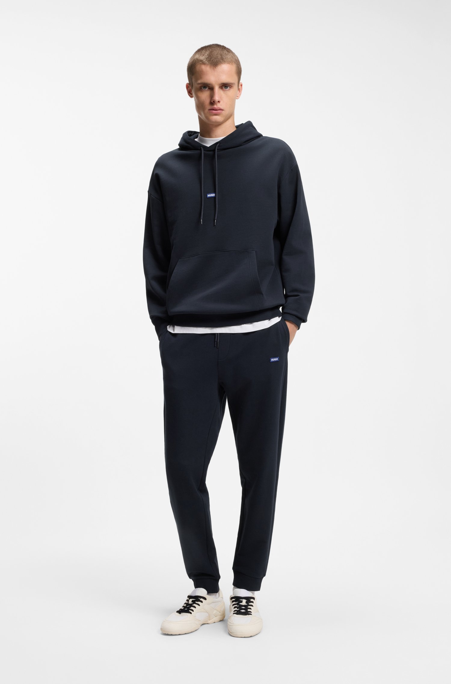 Hugo Cotton tracksuit set with blue logo patch tröjor herr