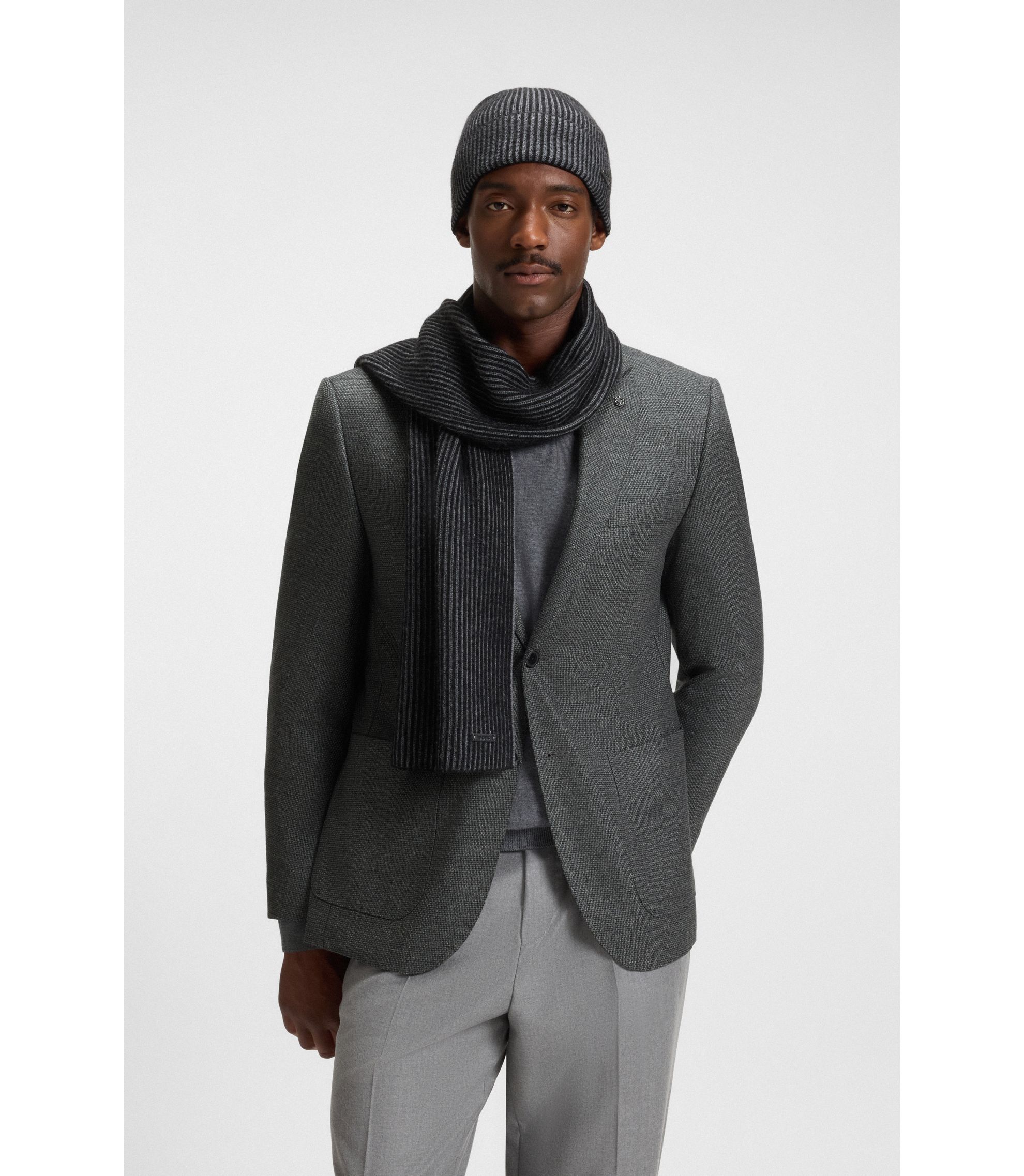 hbeu50522439_001_300?wid=1980&