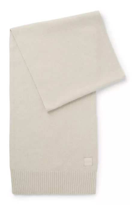 Ribbed-hem plain-knit scarf with woven logo badge