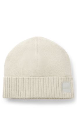 Knitted beanie hat with logo badge, Light Beige