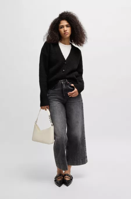 Oversized-fit cardigan with V neckline and cropped length