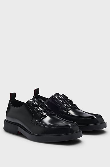 Square-toe Derby shoes in leather with piping details, Black
