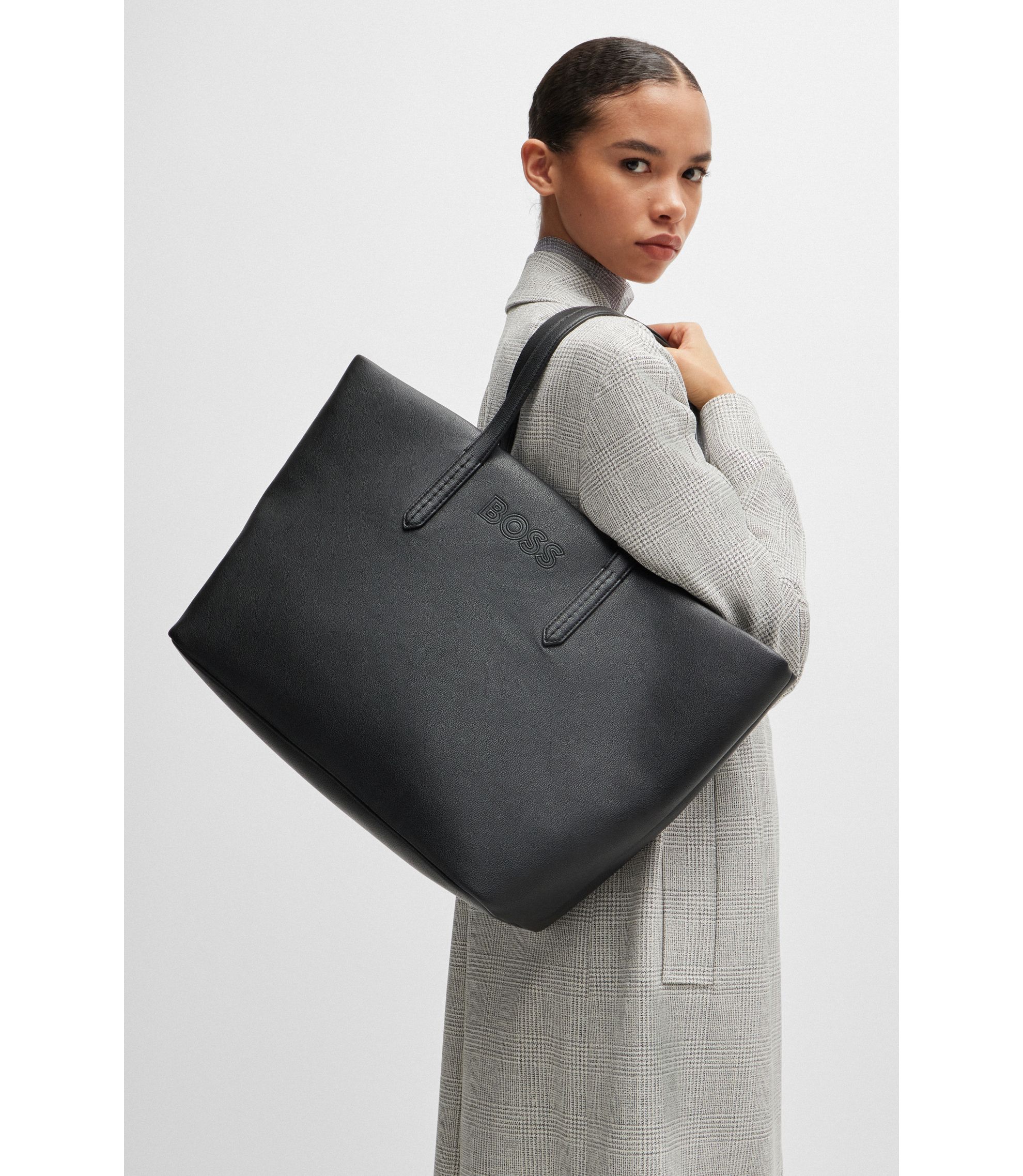 HUGO BOSS レザートートバッグ hbeu50523407_001_340?wid=1980&