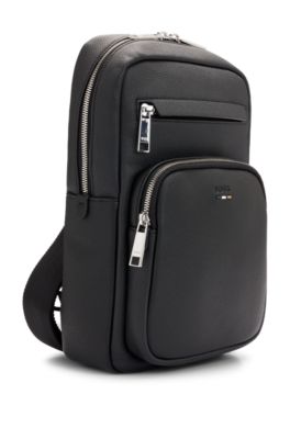 One-shoulder backpack in grained faux leather, Black