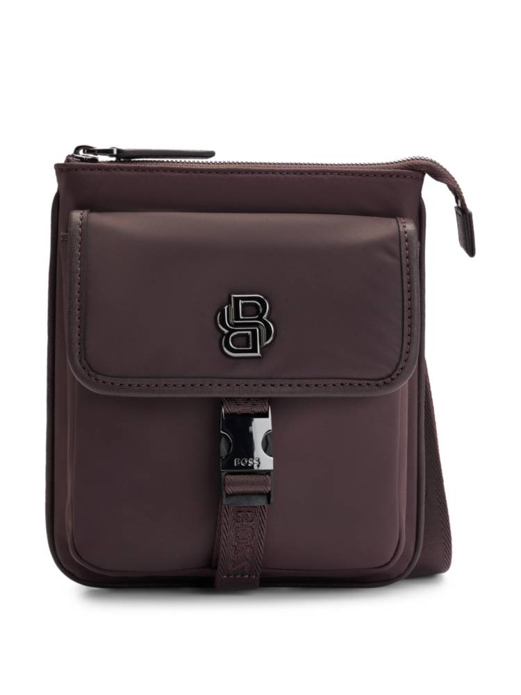 Artikel klicken und genauer betrachten! - Vielseitig kombinierbare BOSS Umhängetasche. Das Accessoire aus softem Twill mit mattem Finish ist mit einem Double-B-Monogramm versehen. Das Produkt wird teilweise aus recyceltem Polyester gefertigt. Wir bei HUGO BOSS bevorzugen recycelten Polyester aus Materialabfällen und gebrauchten Stoffresten und geben unser Bestes, um von Polyester aus PET-Flaschen umzusteigen. | im Online Shop kaufen