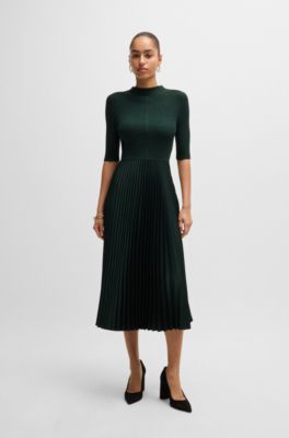 Cropped-sleeve dress with pliss&eacute; skirt, Dark Green