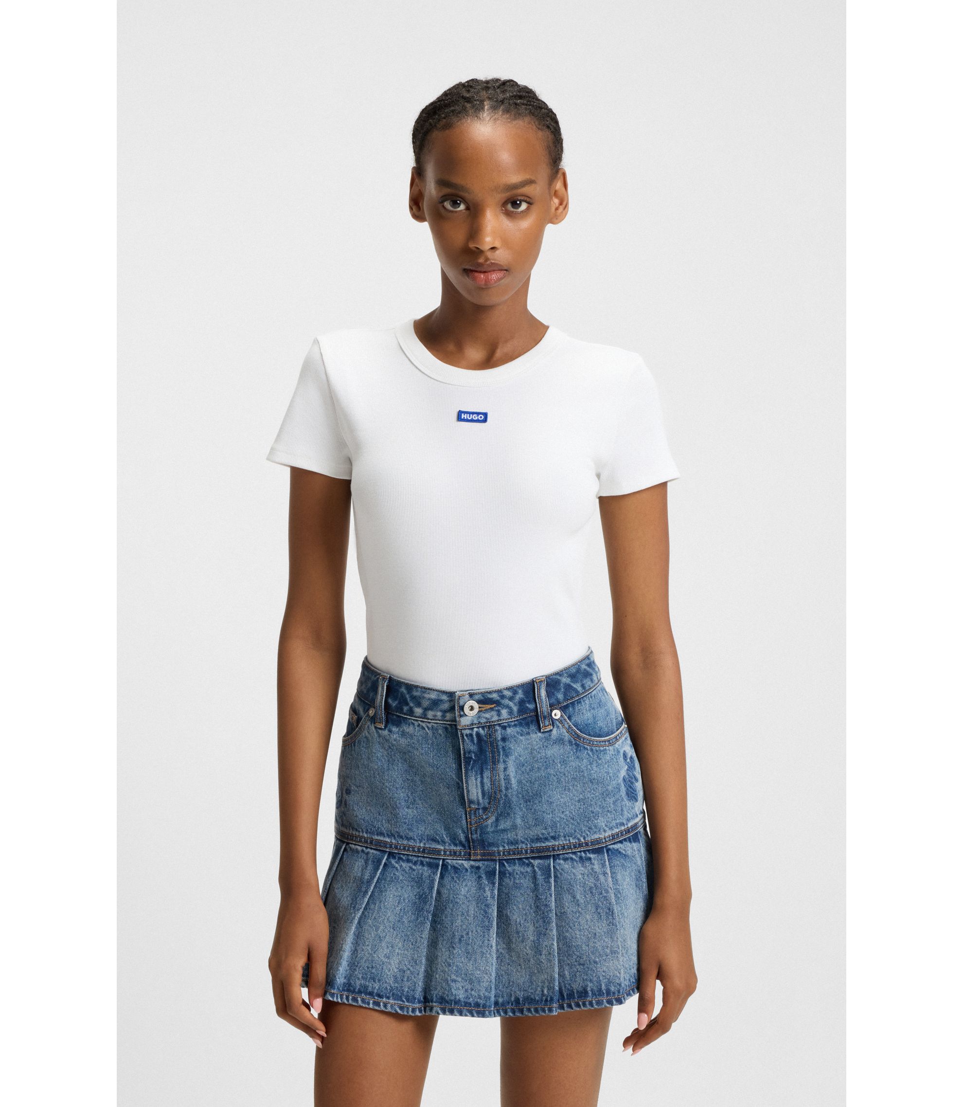 Slim-Fit T-Shirt aus gerippter Stretch-Baumwolle mit Logo