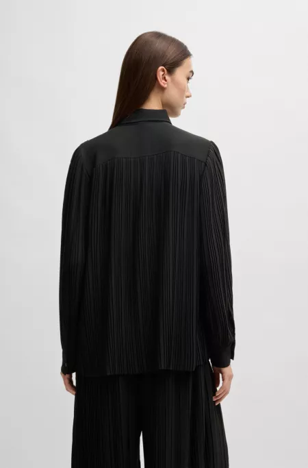 Regular-fit blouse in plissé crepe