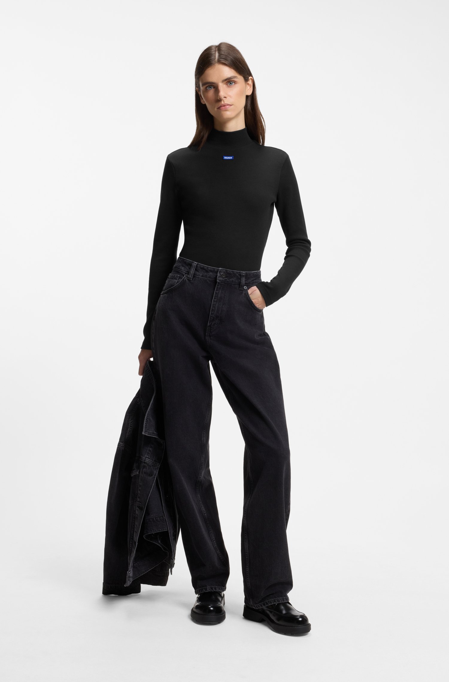 Hugo Mock-neck logo top t-shirts dam – bild 2