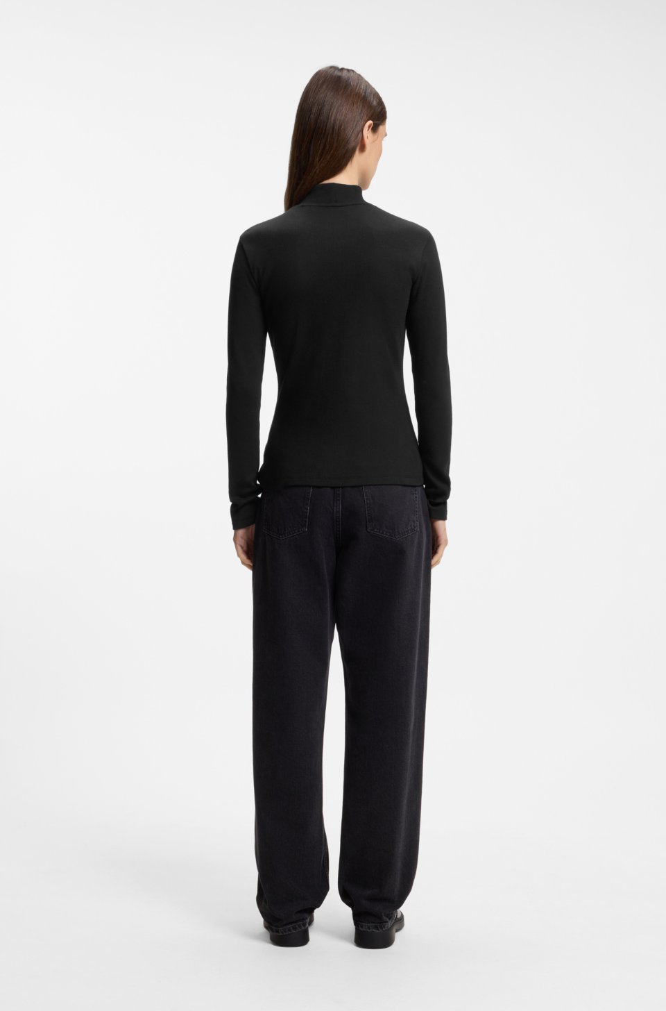 Mock-neck logo top