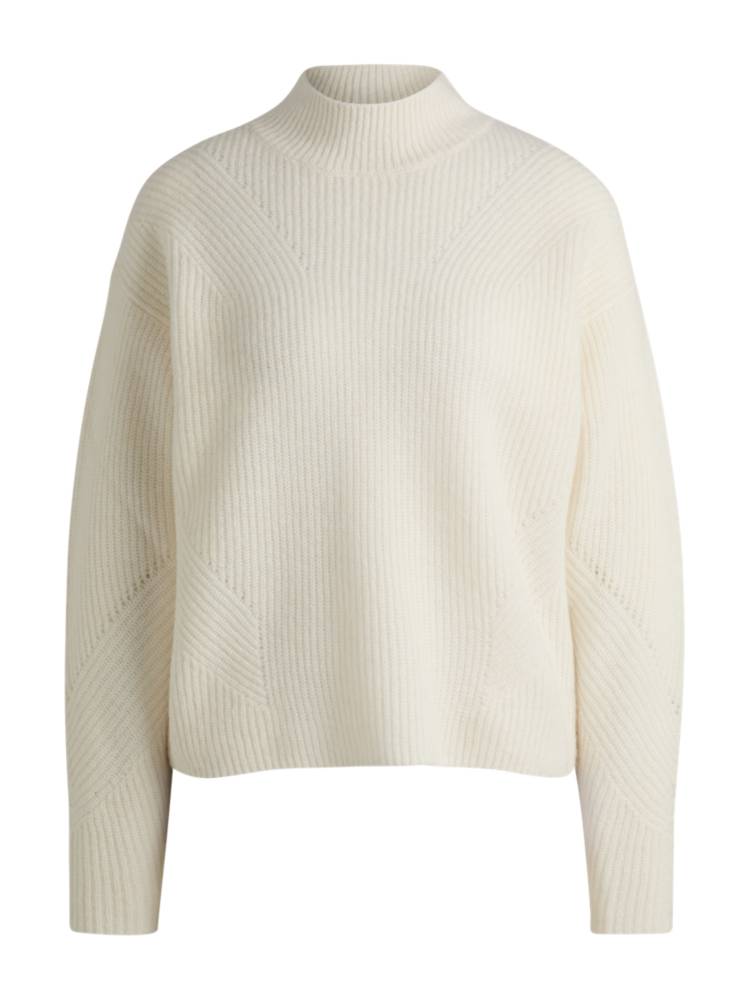 Artikel klicken und genauer betrachten! - Besonders softer BOSS Pullover aus einem Material-Mix mit Woll- und Alpaka-Anteil. Der gerade geschnittene Style mit Trichterkragen ist in verschiedenen Ripp-Mustern gestrickt. | im Online Shop kaufen