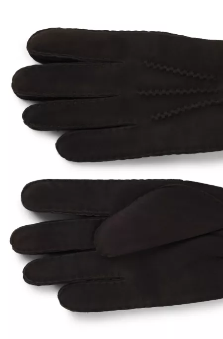Sheepskin gloves with leather trims