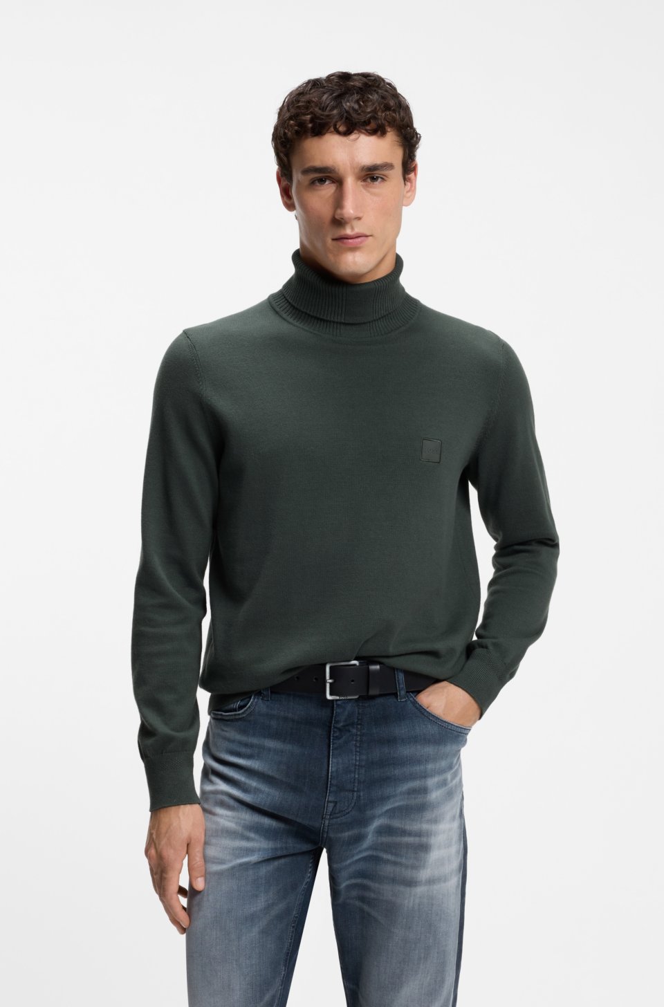 Rollneck sweater in cotton and cashmere with logo patch