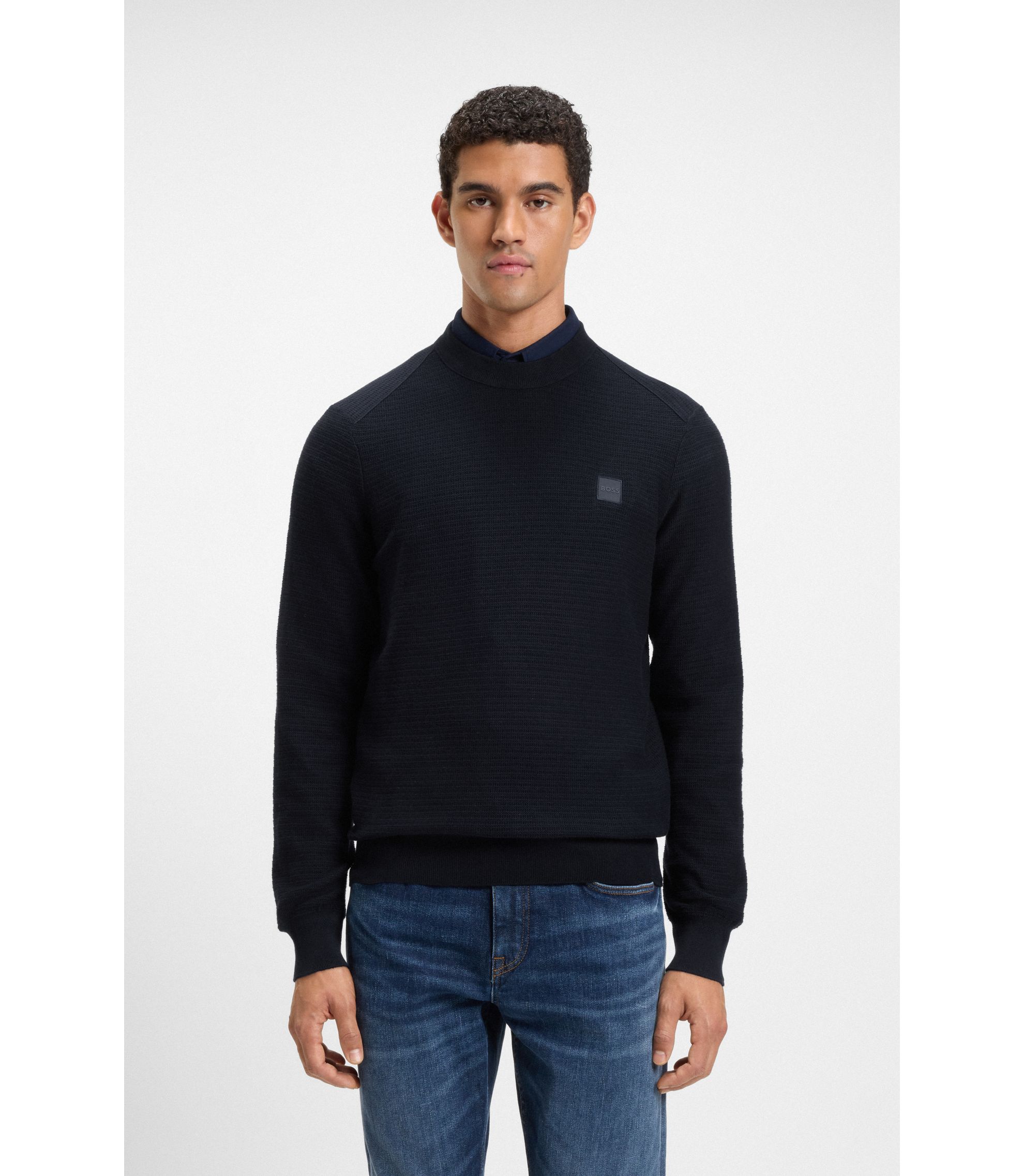 Strukturierter Pullover aus Baumwolle und Kaschmir mit Logo-Aufnäher