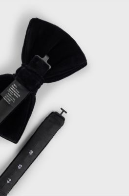 Pre-tied bow tie in cotton velvet, Black