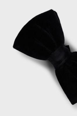 Pre-tied bow tie in cotton velvet, Black
